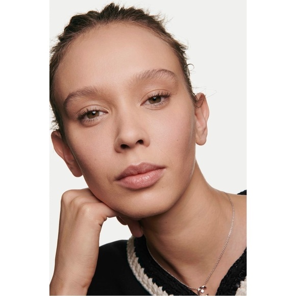 CHANEL
★
POUDRE UNIVERSELLE
LIBRE
Natural Finish Loose Powder 30 - Picture 4 of 10